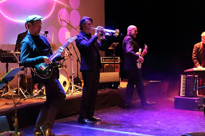 LadyBOND +BAND Konzertpremiere GOLDEN BOND SONGS